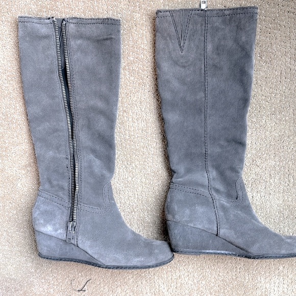 Franco Sarto Womans Size 8.5 Gray Suede Boots - Picture 3 of 11